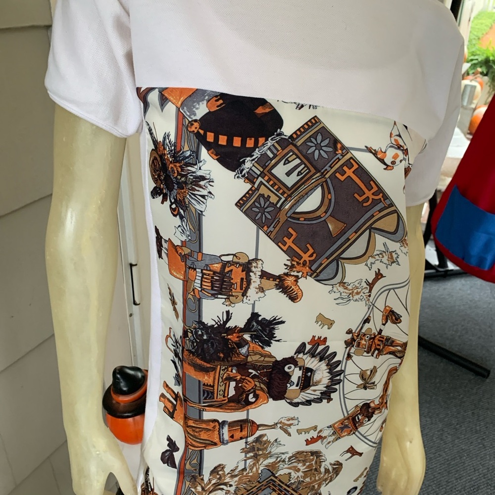 Boutique Inspired Graphic Dress - Picture 7 of 10